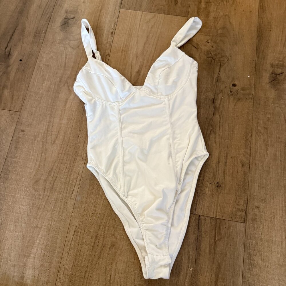 Princess Polly White Peyton Bodysuit - Picture 2 of 4